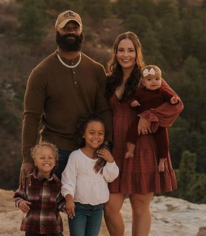 Samaje Perine Biography, Age, Height, Wife, Net Worth, Family