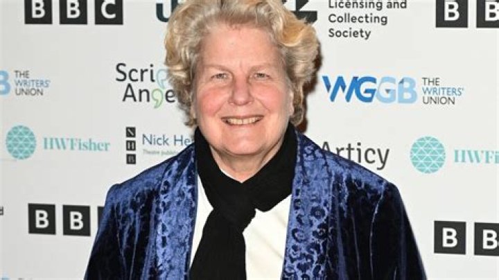 Sandi Toksvig biografía, edad, altura, esposa, net worth, familia
