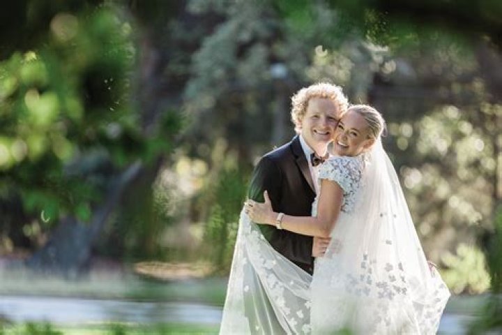 Sara Vickers biografía, edad, altura, esposa, net worth, familia