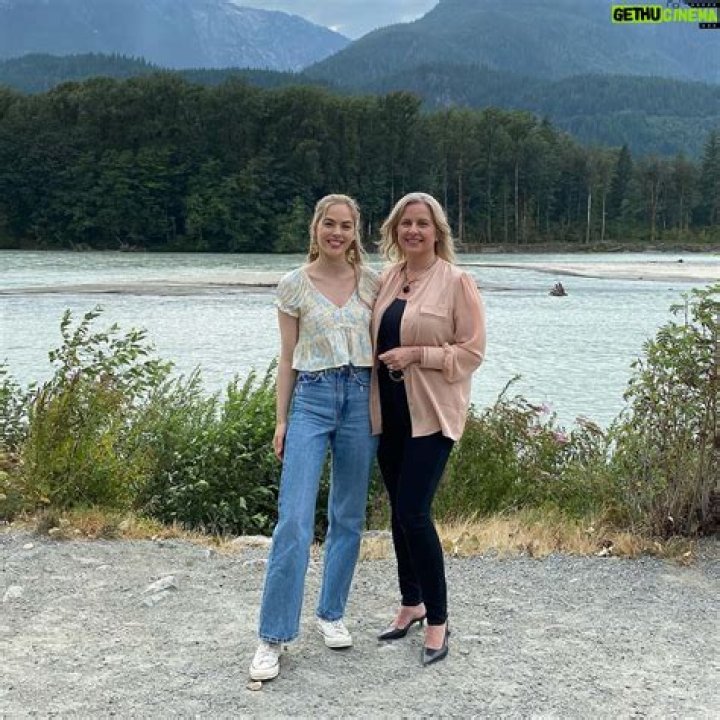 Sarah Dugdale Biography, Age, Height, Husband, Net Worth, Family