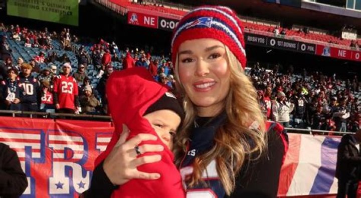 Sione Takitaki Biography, Age, Height, Wife, Net Worth, Family