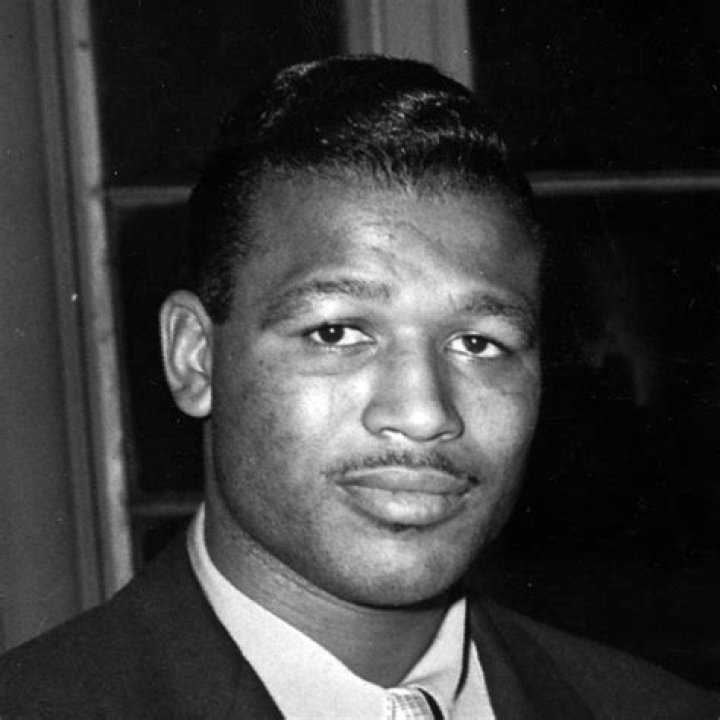 Sugar Ray Robinson Biography, Age, Height, Wife, Net Worth, Family