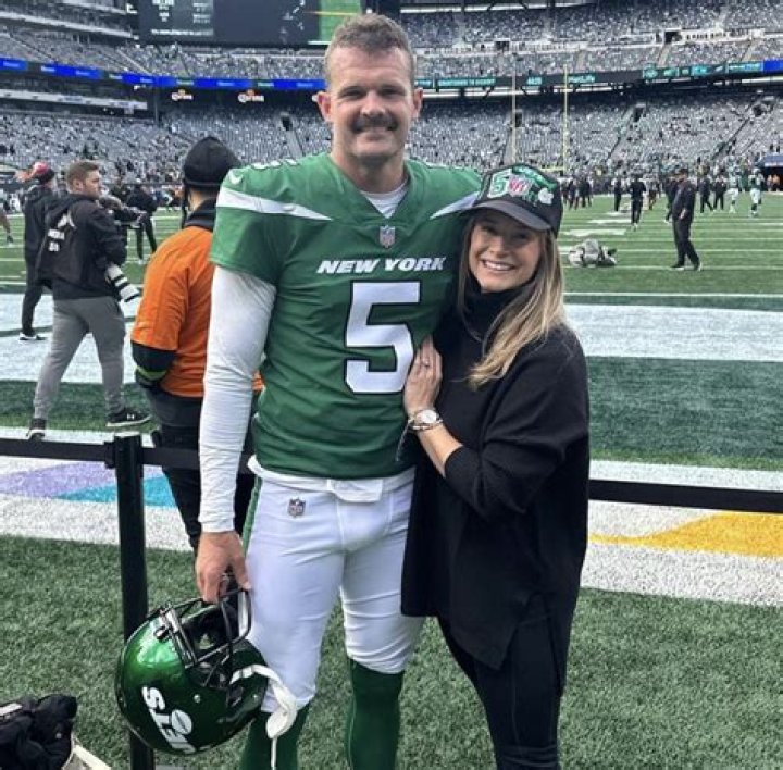 Thomas Morstead Biography, Age, Height, Wife, Net Worth, Family