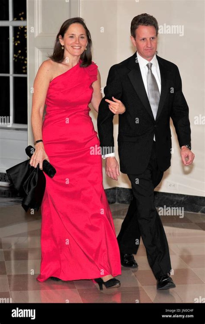 Timothy Geithner Biography, Age, Height, Wife, Net Worth, Family