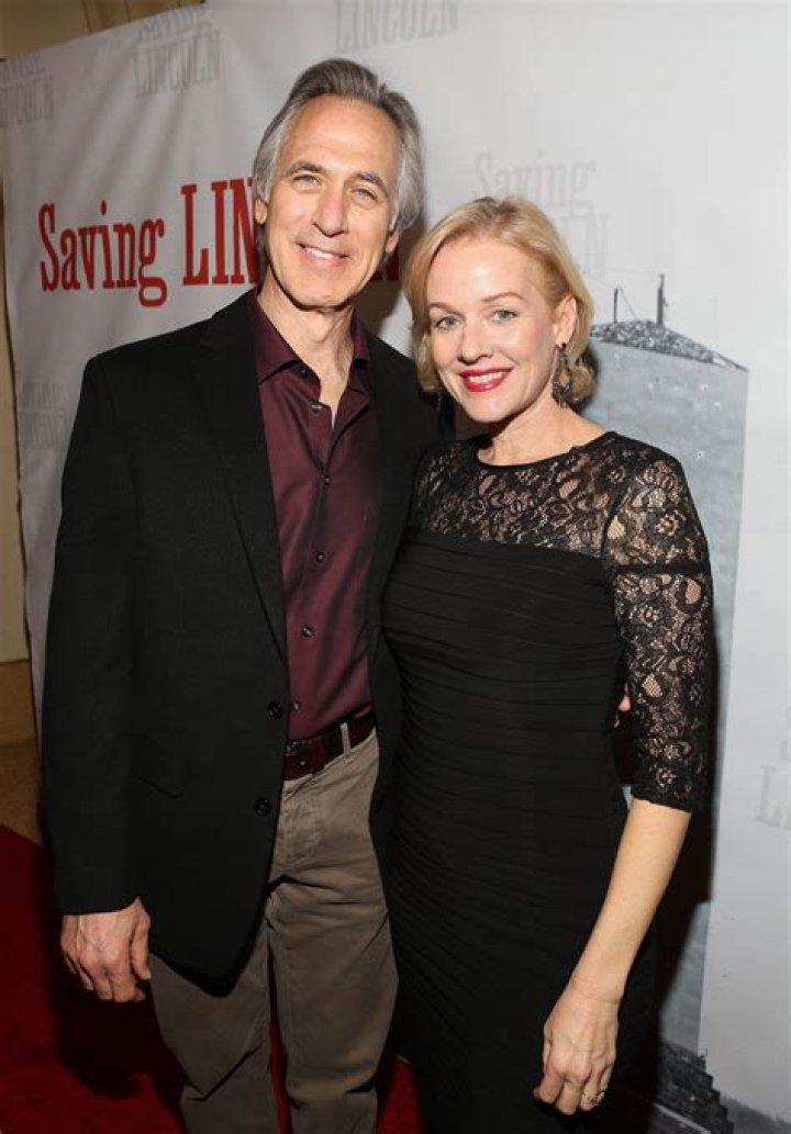 Tom Amandes Biography, Age, Height, Wife, Net Worth, Family