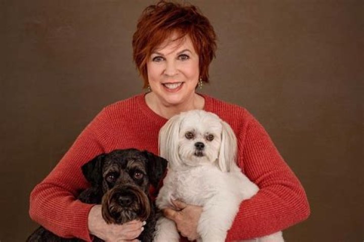 Vicki Lawrence Biography, Age, Height, Husband, Net Worth, Family