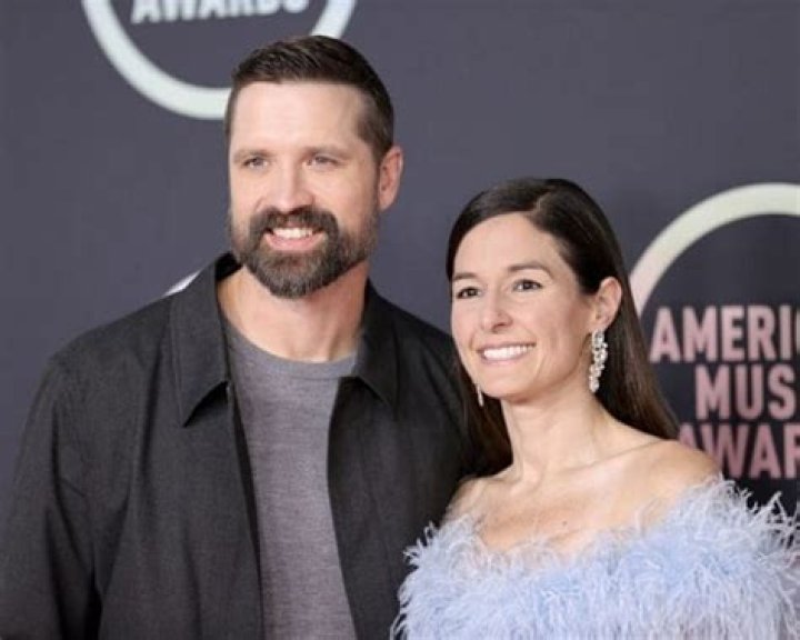 Walker Hayes Biography, Age, Height, Wife, Net Worth, Family