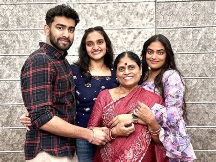 Y. S. Vijayamma Biography, Age, Height, Husband, Net Worth, Family