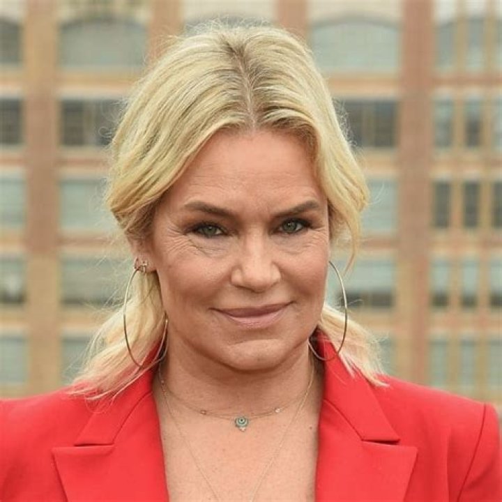 Yolanda Hadid Biography, Age, Height, Husband, Net Worth, Family